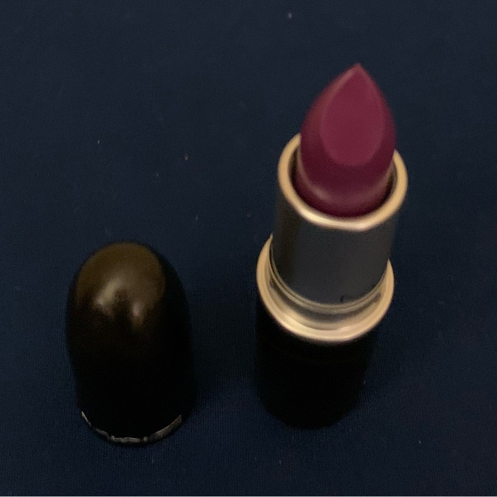 NWOT AUTHENTIC MAC VINTAGE HEROINE MATTE LIPSTICK